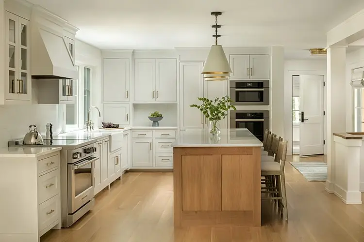 Custom chef’s kitchen in a renovated Colonial – Acorn Lane project, Scarborough, Maine