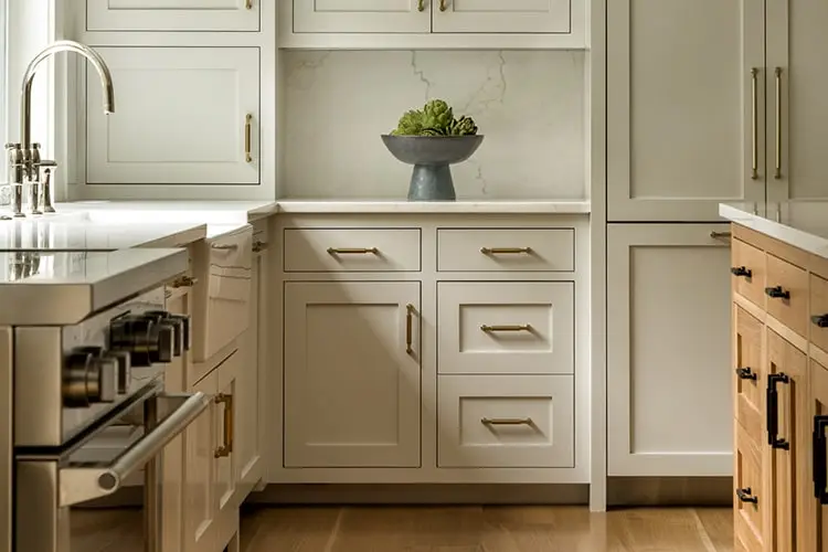 Mudroom with laundry – Acorn Lane, Scarborough, Maine