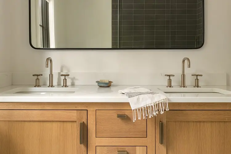 Oak bathroom vanity – Lake House, Windham, Maine