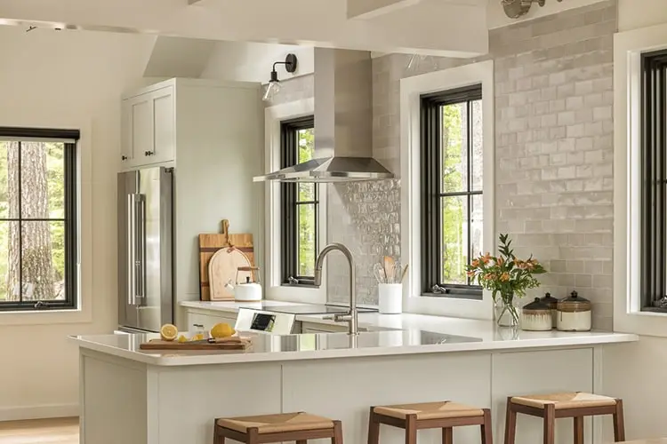 Open kitchen with lake views – Lake House, Windham, Maine